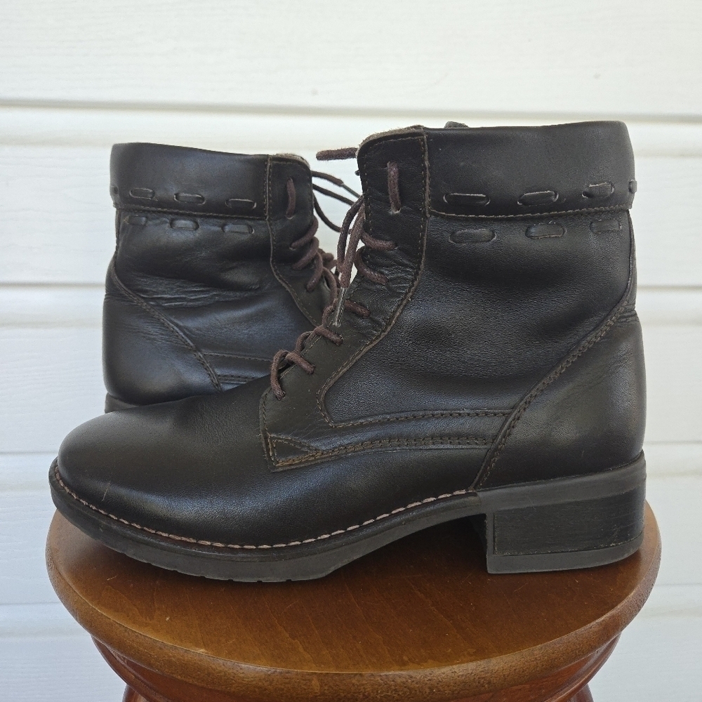 L.L. Bean Vintage Brown Leather Ankle Boots